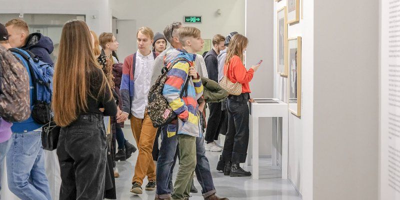 Женская власть в Средневековье и сны фламинго. 13 выставок марта