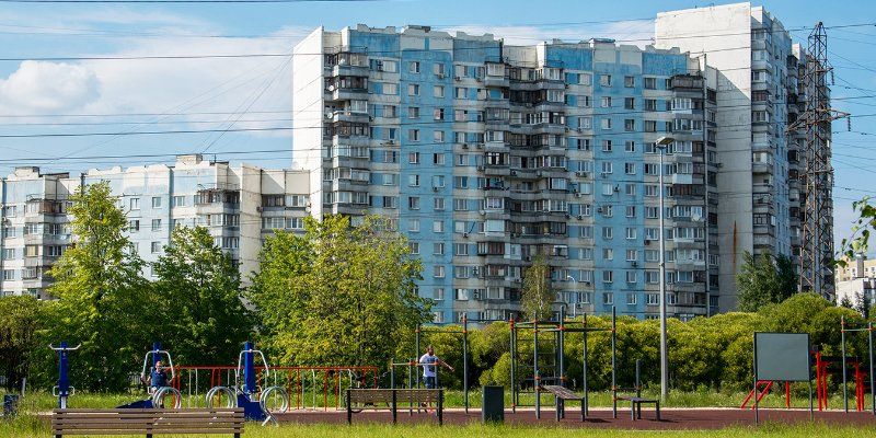 Почти 100 тренажеров установят на спортивных площадках в парке 850-летия Москвы