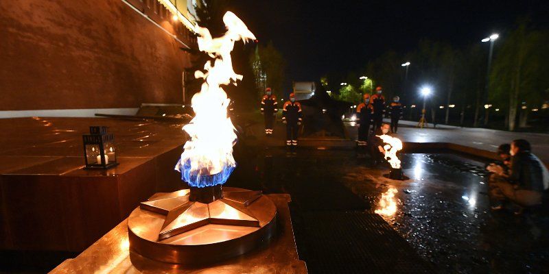 Символ памяти: состояние Вечного огня проверили перед Днем Победы