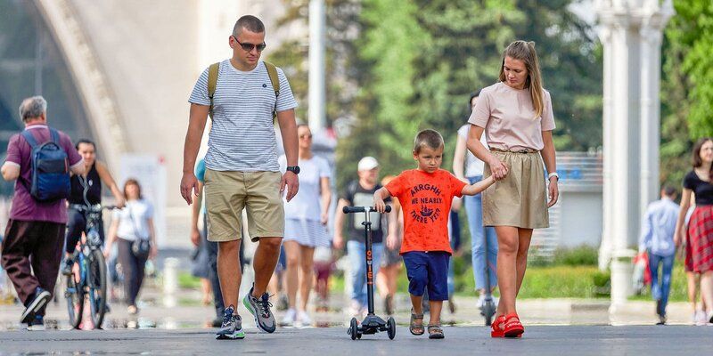 Романтика Москвы: ВДНХ приглашает отметить День семьи, любви и верности