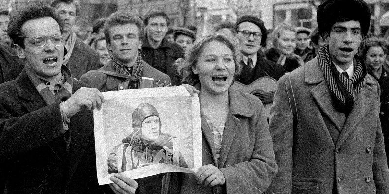 «108 минут, которые потрясли мир»: где посмотреть редкие снимки Юрия Гагарина