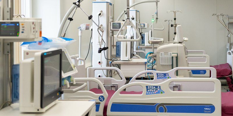 У пожилой пациентки, скончавшейся в инфекционной больнице, был ряд хронических заболеваний