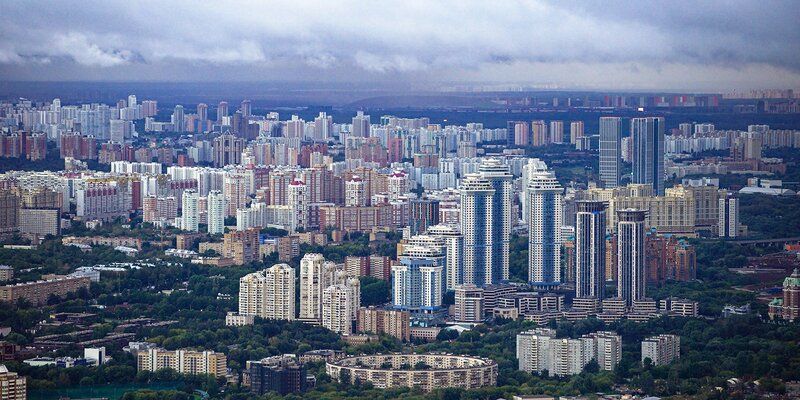 Москвичей предупреждают о грозе и шквалистом ветре