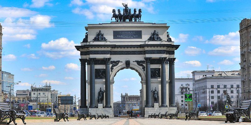 Триумфальная арка и усадьба Виноградово: до каких еще достопримечательностей можно добраться на МЦД-1