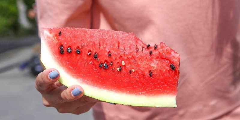 Сезон продажи арбузов и дынь начался в столице