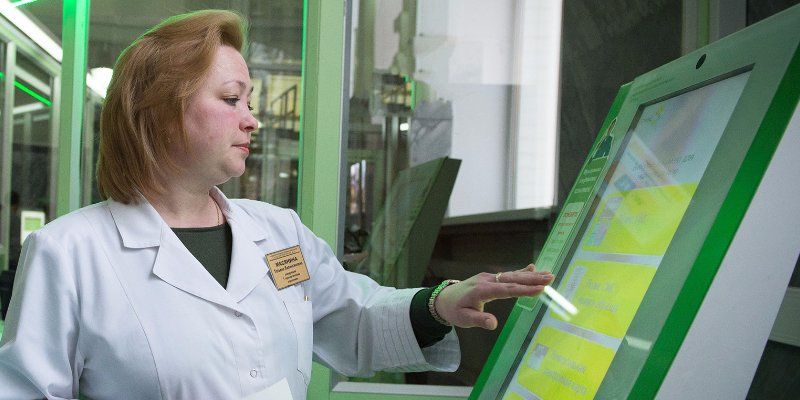 В столичных аптеках начали устанавливать инфоматы с ценами на лекарства