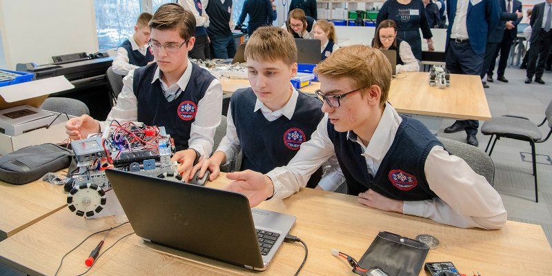 В столице определили 10 лучших учителей информатики