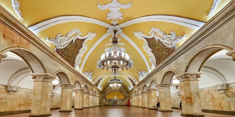 750 тысяч пассажиров ежедневно: Кольцевой линии московского метро исполнилось 66 лет
