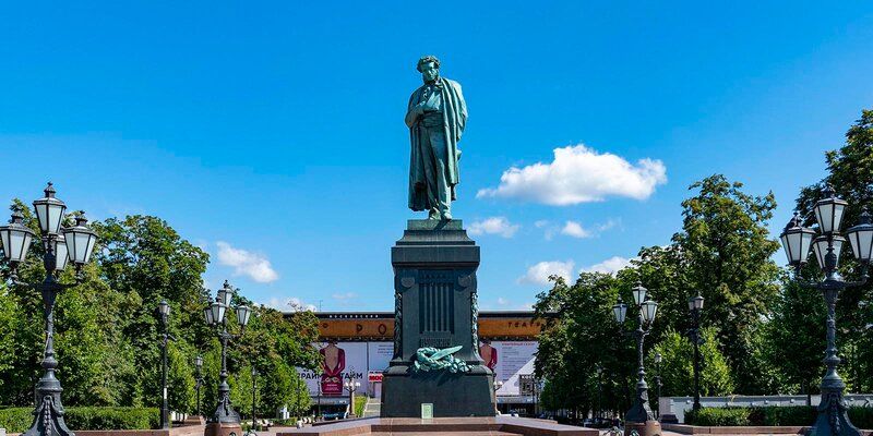 Романсы на стихи Пушкина, гравюры времен Петра I и танцы: куда сходить в Москве на следующей неделе