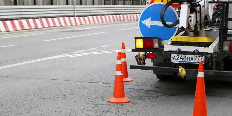 Движение по участку Всеволожского переулка частично ограничили до 15 августа