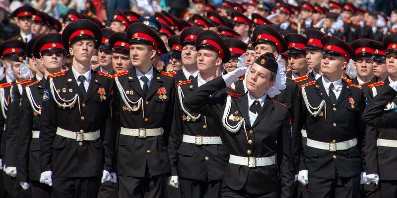 Первый выпускной: 1,5 тысячи учащихся кадетских классов окончили школу