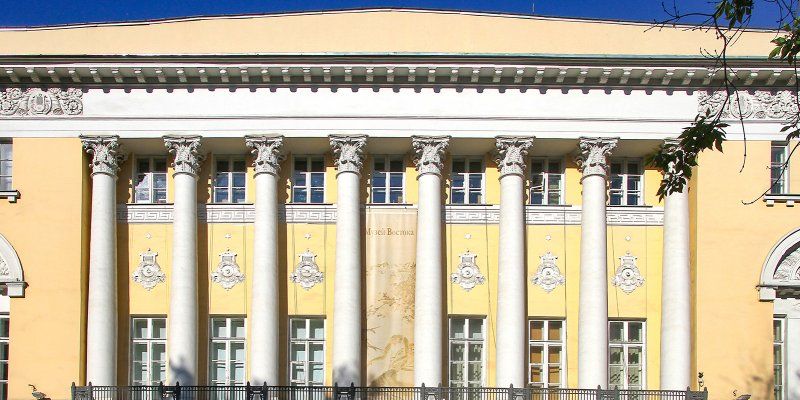 «Карп превращается в дракона»: в Музее Востока покажут китайскую картину XVIII века