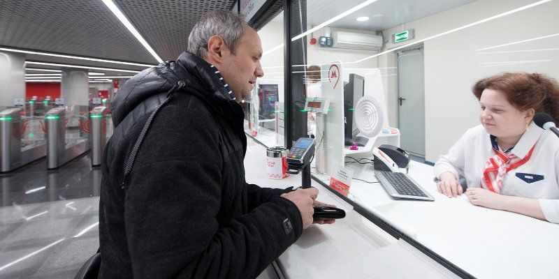 К 23 Февраля в кассах метро появятся тематические проездные билеты