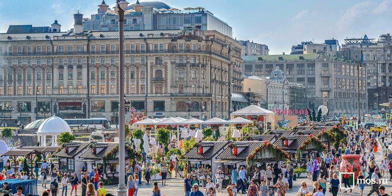 Photo sessions and film buffets: Moscow Cinema Festival