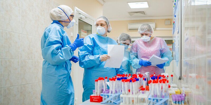 В Москве выявлено 5694 новых случая коронавируса