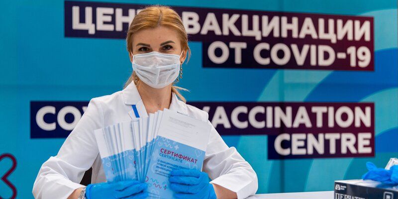 Вакцинацию в «Лужниках» за четыре дня прошли 24 тысячи иностранцев