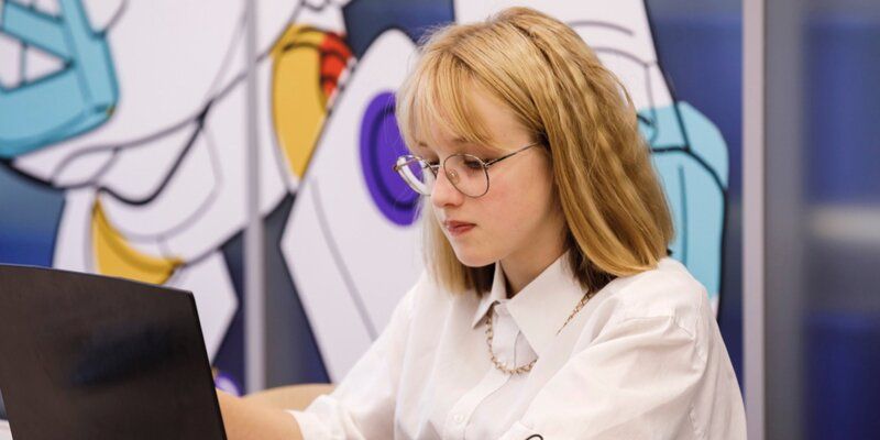 Школьники и студенты колледжей представили более 200 бизнес-проектов на чемпионате Business Skills