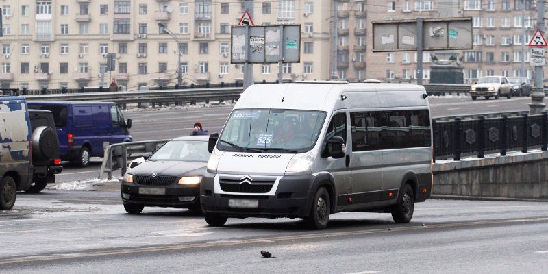 Маршрутки отменят остановки «здесь» и «за поворотом»