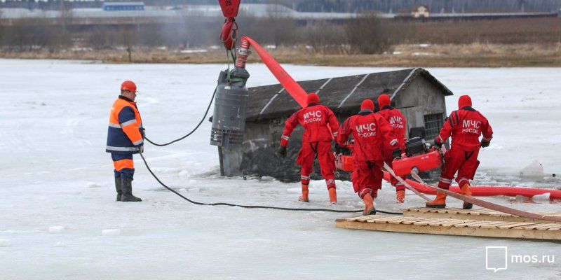 В Москве прошли крупнейшие учения оперативных спасательных служб