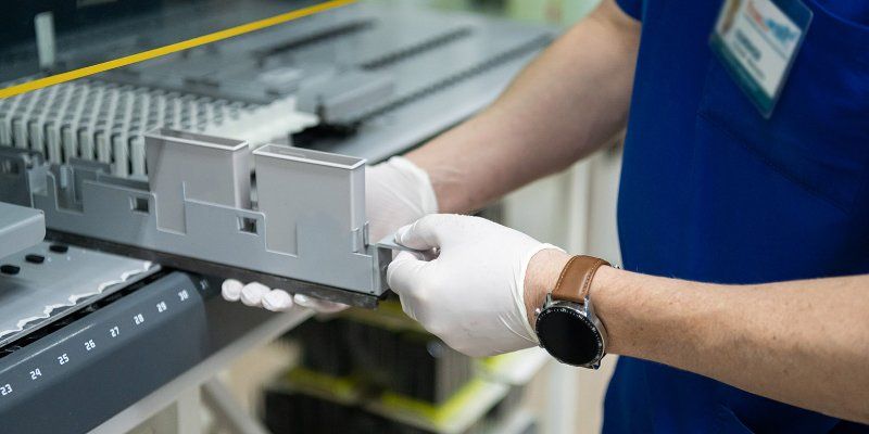 Количество новых заболевших коронавирусом в Москве остается на низком уровне