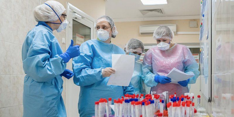 Число новых случаев COVID-19 остается на низком уровне