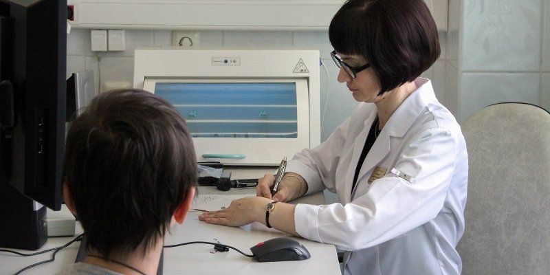 Врачи Морозовской детской больницы провели дни открытых дверей в поликлиниках