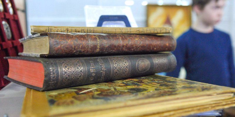 Редкие книги и старинный фарфор: в ЦДХ пройдет выставка-ярмарка «Московская старина»