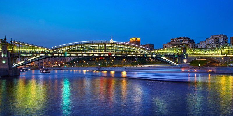 Новые эскалаторы установят на пешеходном мосту Богдана Хмельницкого