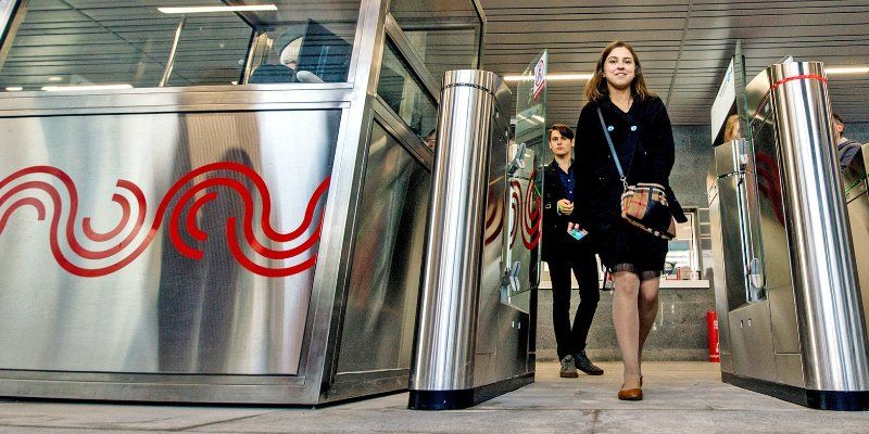 Для аспирантов начали действовать льготы на проезд в общественном транспорте