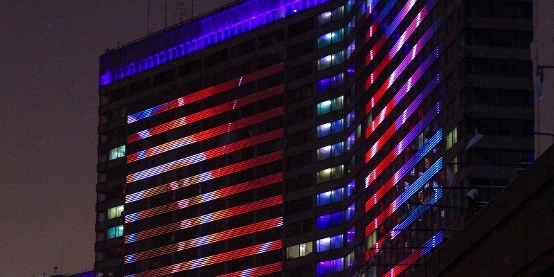 Ордена, триколор и поздравления на медиафасадах: город украсят к 23 Февраля