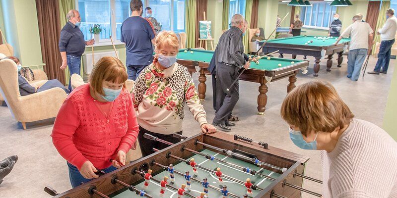 «Московское долголетие» возобновит большинство офлайн-занятий к 15 марта