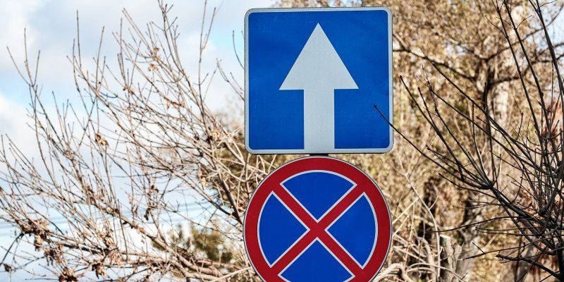 На участке дублера улицы Летчика Бабушкина изменится схема движения