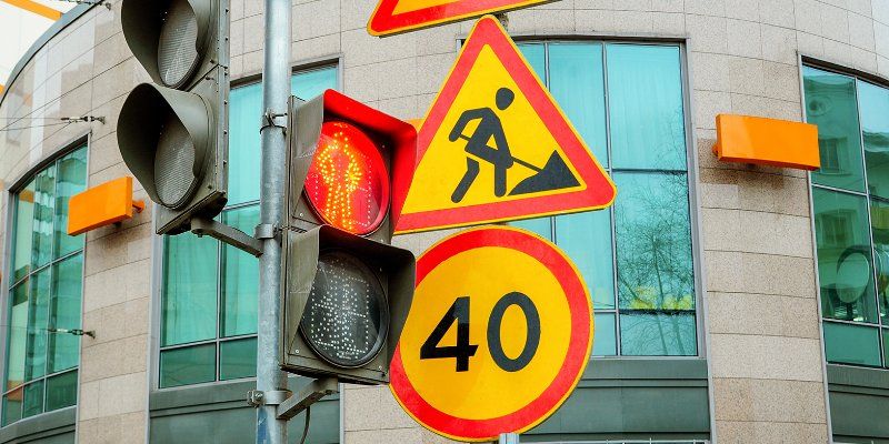 Вниманию водителей: в пяти округах Москвы временно изменится схема движения