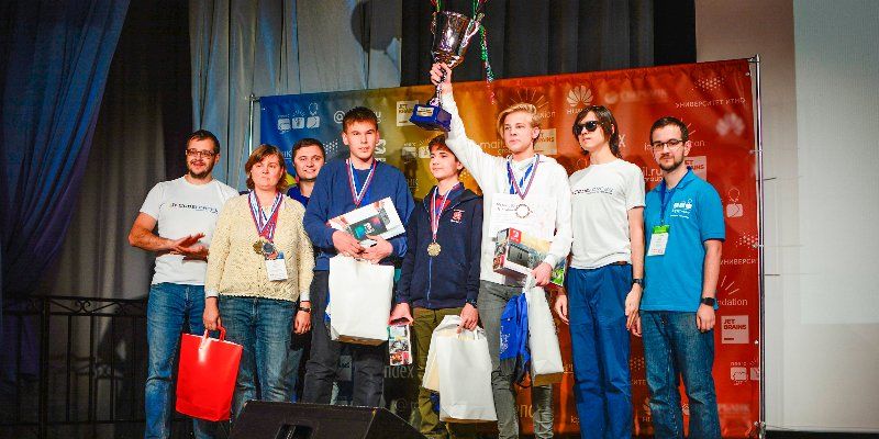 Московские школьники одержали победу в финале Всероссийской командной олимпиады по программированию