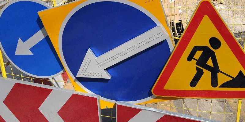 Движение на Озерковской набережной перекрыли до 22 мая