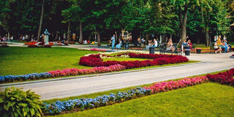 Памятники Чайковскому, Кутузову и Данте отремонтируют в Москве