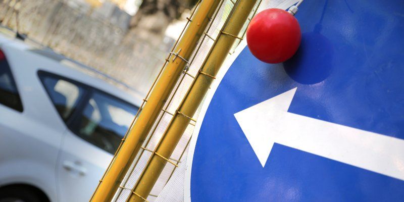 На каких улицах перекрыли и ограничили движение