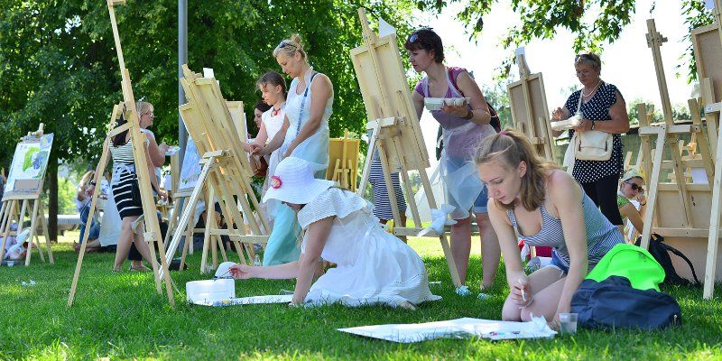 Нарисовать город будущего: в 78 культурных центрах пройдет массовый пленэр
