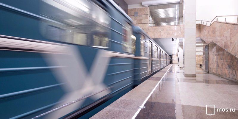 «Портрет в метро»: вагоны подземки украсят фотографии активных москвичей