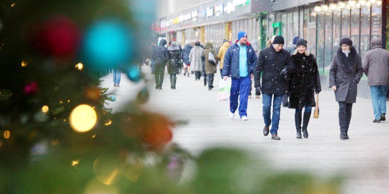Зима все-таки вернулась: в городе пошел снег