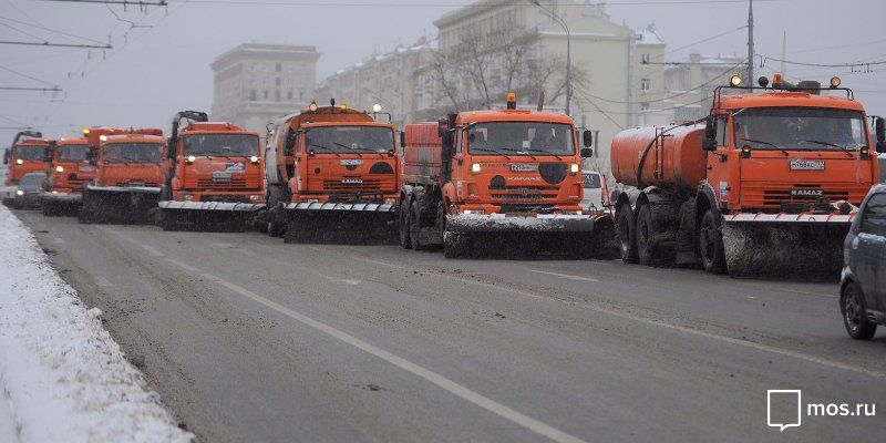 Коммунальщики перешли на круглосуточный режим работы из-за ухудшения погоды