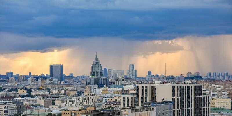 Экстренное предупреждение: гроза и сильный ветер ожидаются в Москве