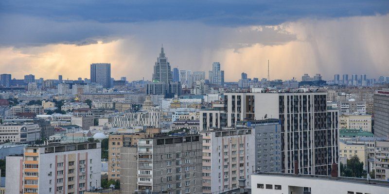 Дождь и сильный ветер в Москве сохранятся до вечера