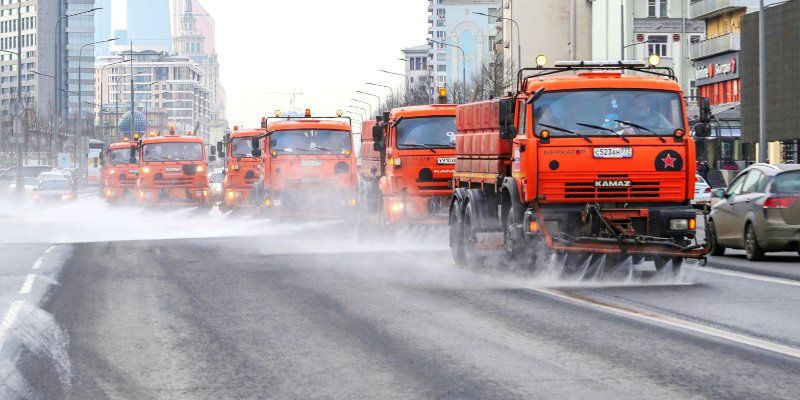 Весенняя уборка: в городе приступили к промывке дорог