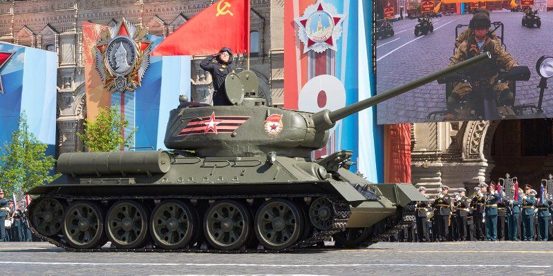 Парки, музеи и вагоны метро: где будут показывать парад Победы