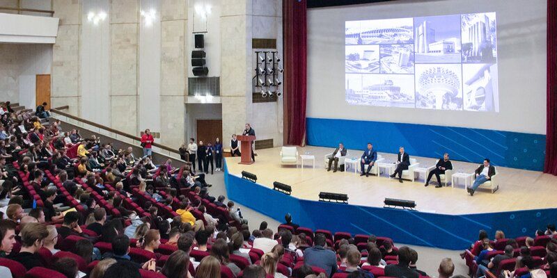 Соревнование, образование, общение: открылся IV молодежный форум «Наследие»