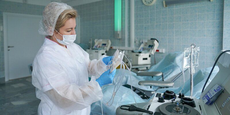 В Москве плазму для лечения COVID-19 перелили уже 13 тысячам пациентов