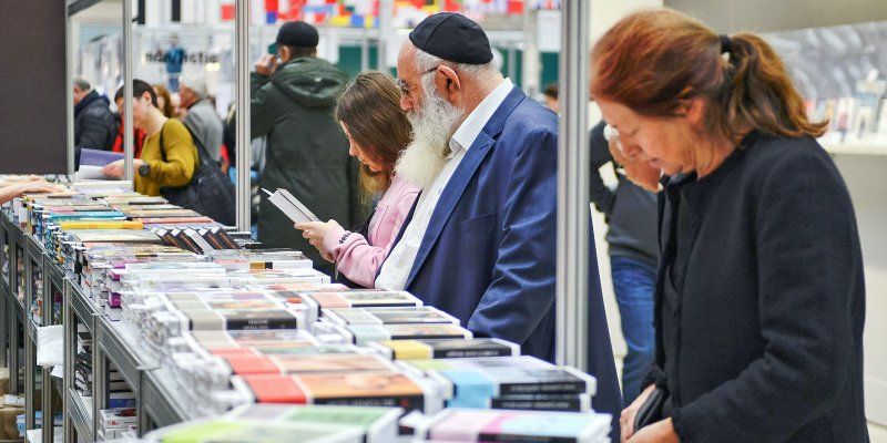 Горожане выберут тему книжной выставки в «Доме на Брестской»