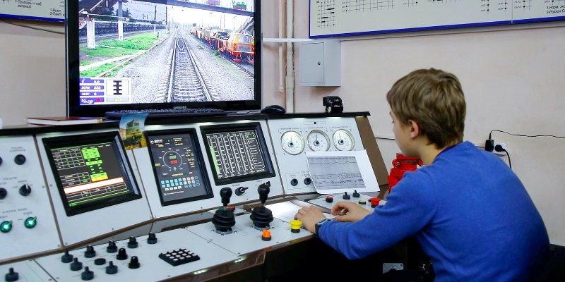 В Москве наградили будущих машинистов