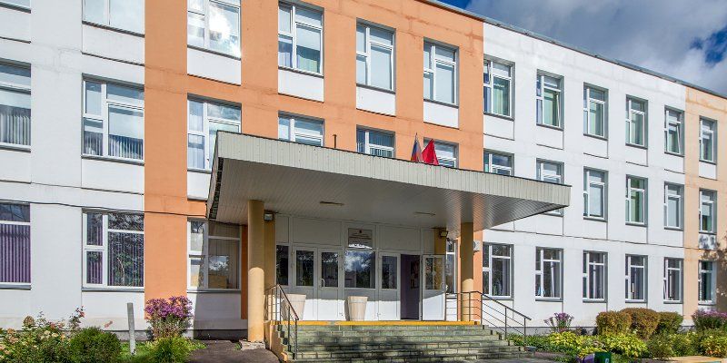 Победитель аукциона отремонтирует школу, где снимали фильм «Доживем до понедельника»